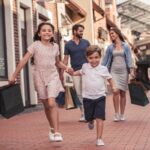 Penutupan toko memberi kehidupan baru ke pusat perbelanjaan dan mal yang lelah