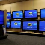 Tarif mencapai pendapatan Best Buy karena pengecer mengurangi impor Cina