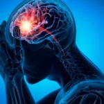 Pria dengan sakit kepala stroke otak