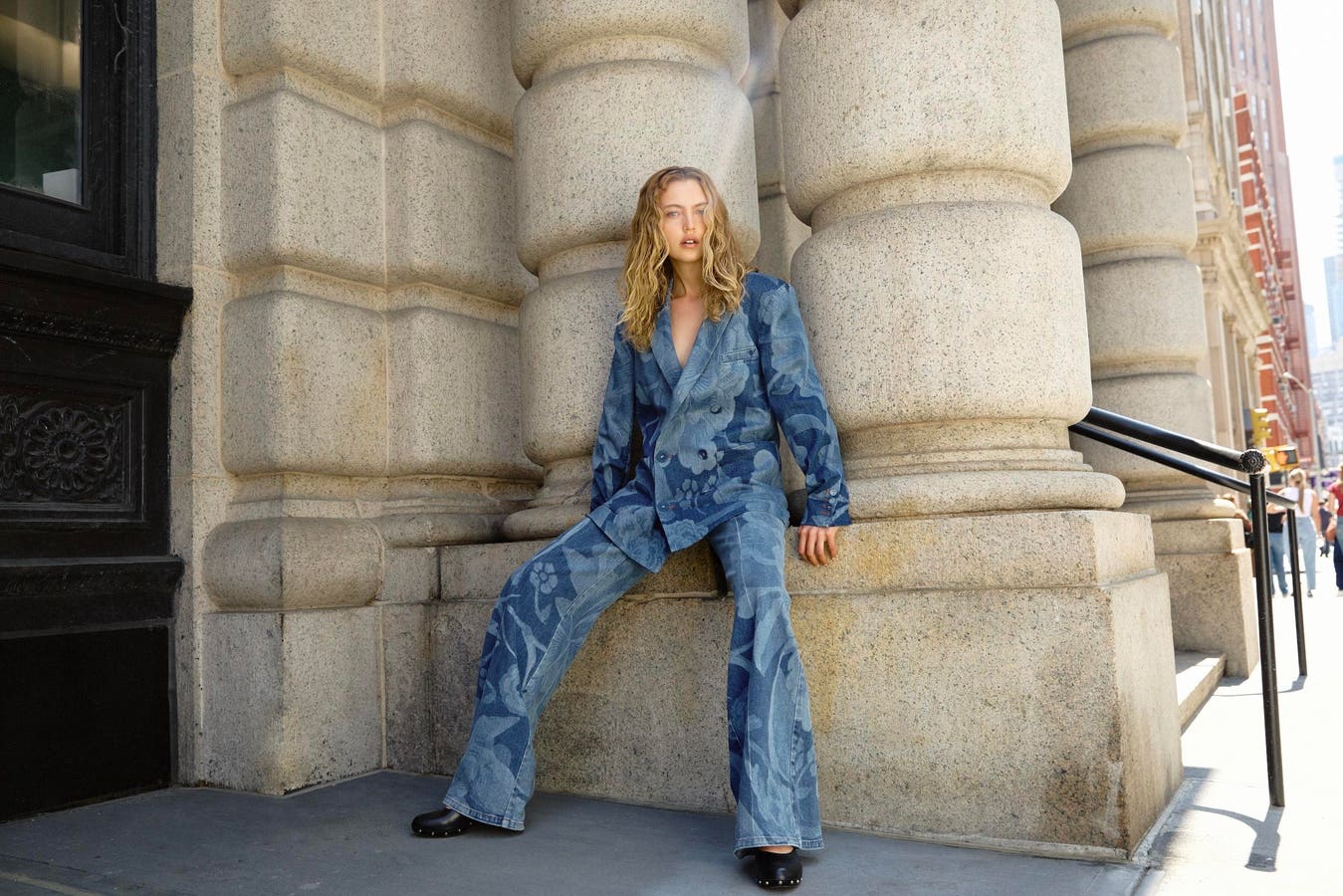 Diane von Furstenberg memperluas garis dan meluncurkan kampanye baru