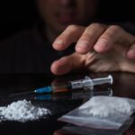 Pecandu narkoba meraih kokain heroin jarum