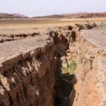 Retakan gempa di tanah