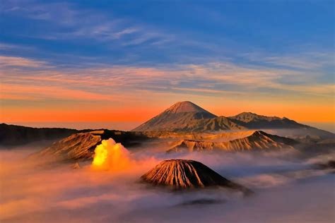 Bromo Sunrise: Pengalaman Tak Terlupakan