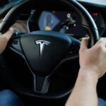 Jangan Dengarkan Penggemar Tesla di Media Sosial. FSD Tak Hanya Mencegah Kecelakaan Pesawat