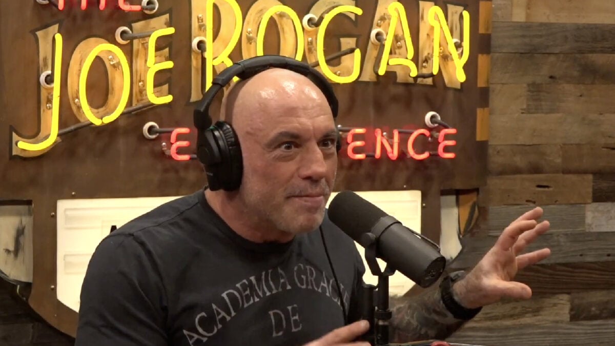 Joe Rogan Tertarik pada Tweet Trump Palsu Tentang Protes Tanpa Raja