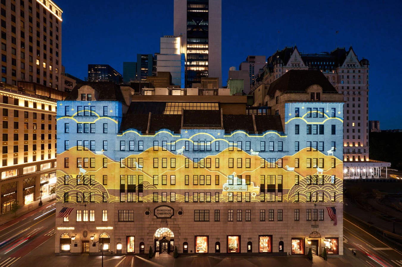 Loro Piana Meliputi Bergdorf Goodman Dengan Tampilan Lampu Dan Pemasangan