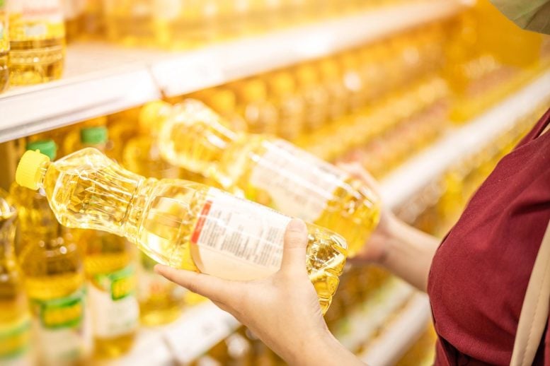 Belanja Supermarket Minyak Goreng