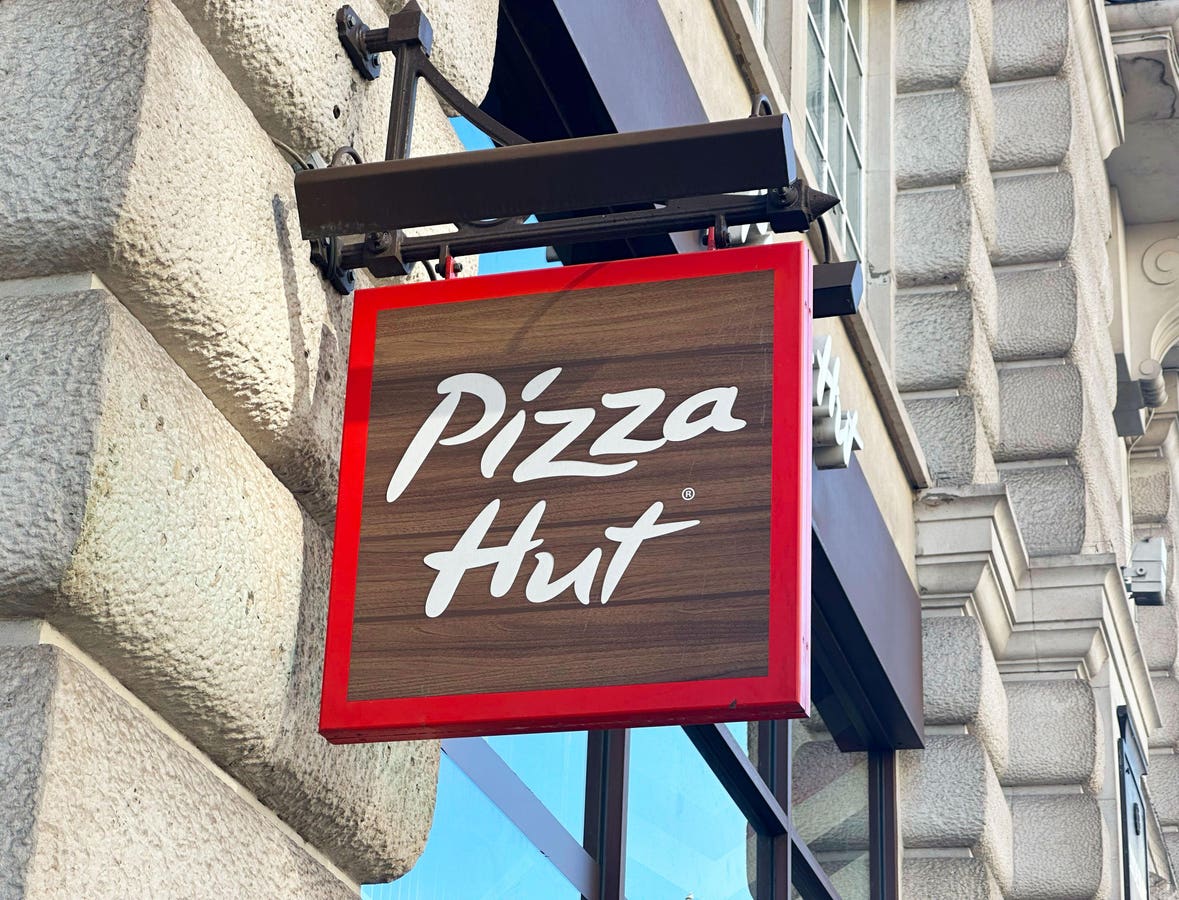 Pizza Hut Dan Tekanannya: Ekonomi Kenyamanan Baru Inggris