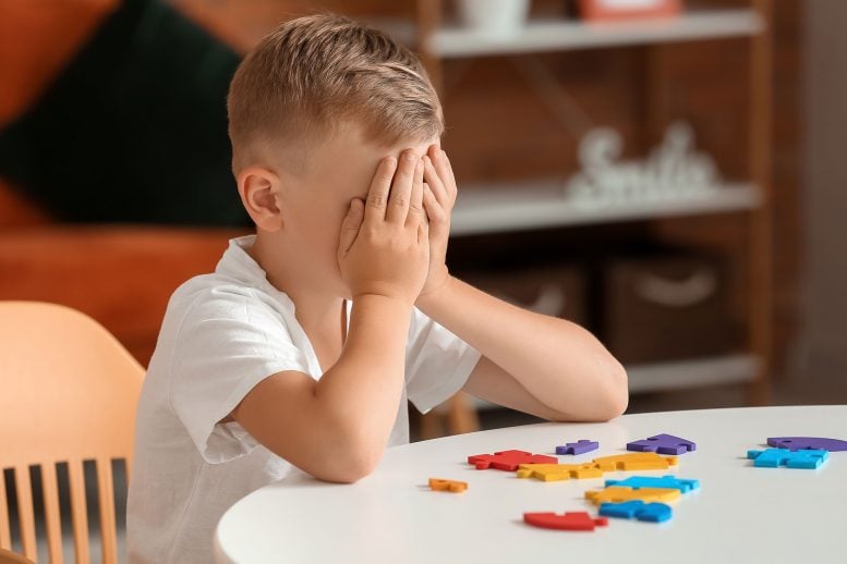 Teka-teki Anak Autistik Sedih