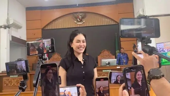 Tok! Nikita Mirzani Divonis 4 Tahun Penjara dan Denda Rp1 Miliar dalam Kasus Pemerasan