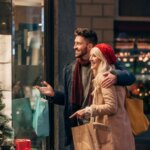 Apa yang Dibeli Pembeli pada Natal Ini Secara Eceran