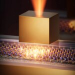 Heterostruktur Plasmonik untuk Kontrol Eksisi Gelap