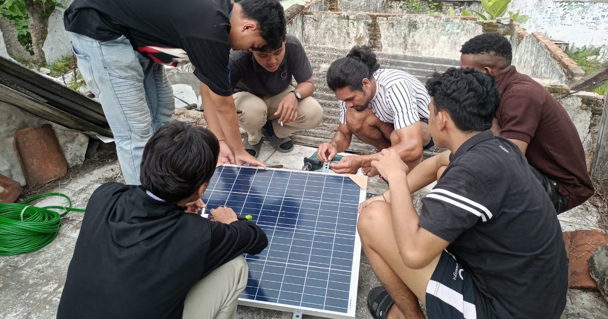 PKM Unsurya Pasang Panel Surya di PAUD Anyelir II untuk Dukung Energi Bersih