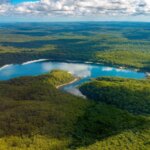 Pemandangan Udara Pulau McKenzie Fraser Danau