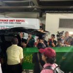 Detik-Detik Jenazah Epy Kusnandar Dibawa ke Rumah Duka, Istri Nyaris Detik-Detik Jenazah Epy Kusnandar Dibawa ke Rumah Duka, Istri Nyaris Pingsan
