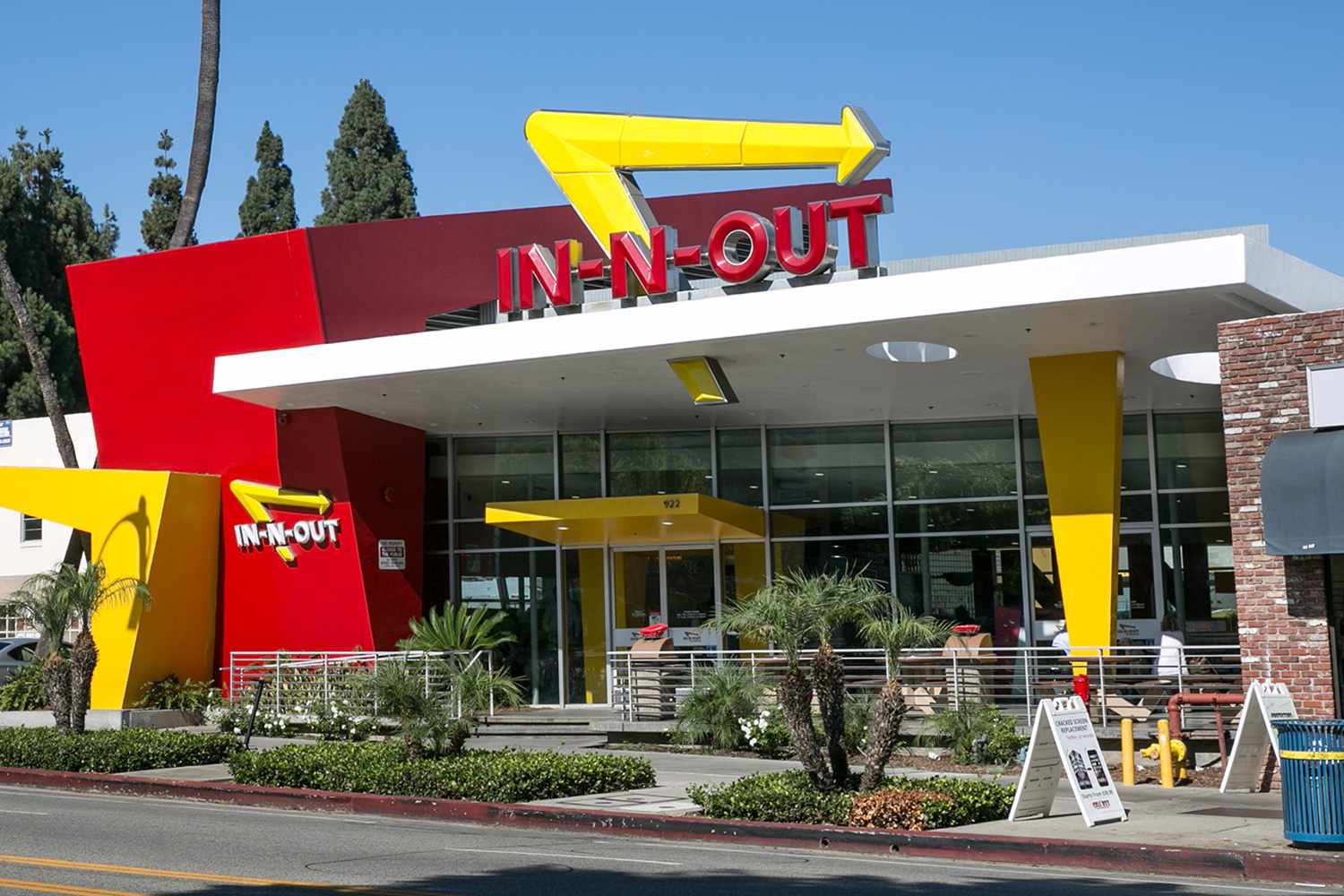 In-N-Out Menghapus '67' dari Sistem Pemesanannya Setelah Tren Viral '6-7'