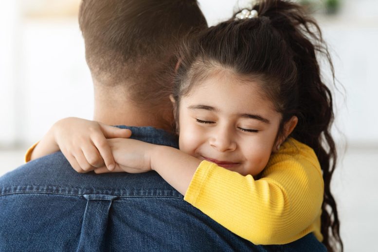 Pelukan Putri di Hari Ayah