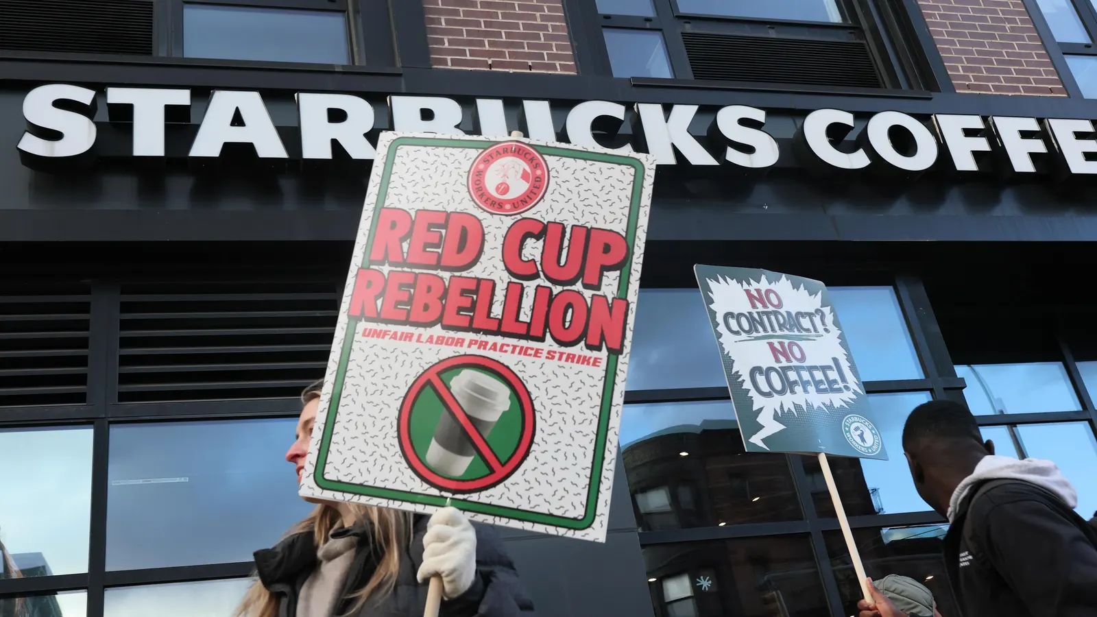 Starbucks Strike Memasuki Minggu Ketiga Kebuntuan Dengan Kedua Sisi Bertahan Kuat