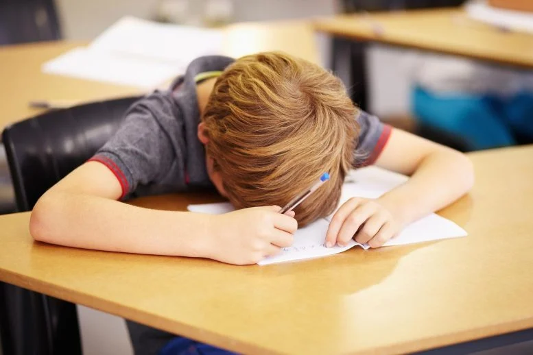 Anak ADHD Sekolah Bosan yang Lelah