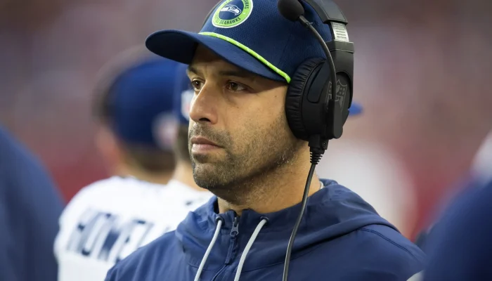 Browns Meminta Untuk Mewawancarai Seahawks DC Aden Durde Untuk Pekerjaan HC