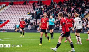 Dua gol Naalsund membawa Man Utd naik ke posisi kedua