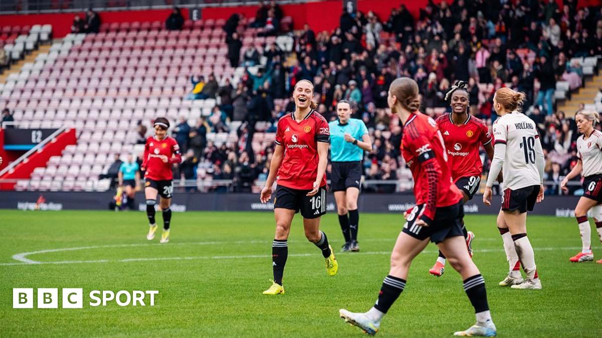 Dua gol Naalsund membawa Man Utd naik ke posisi kedua